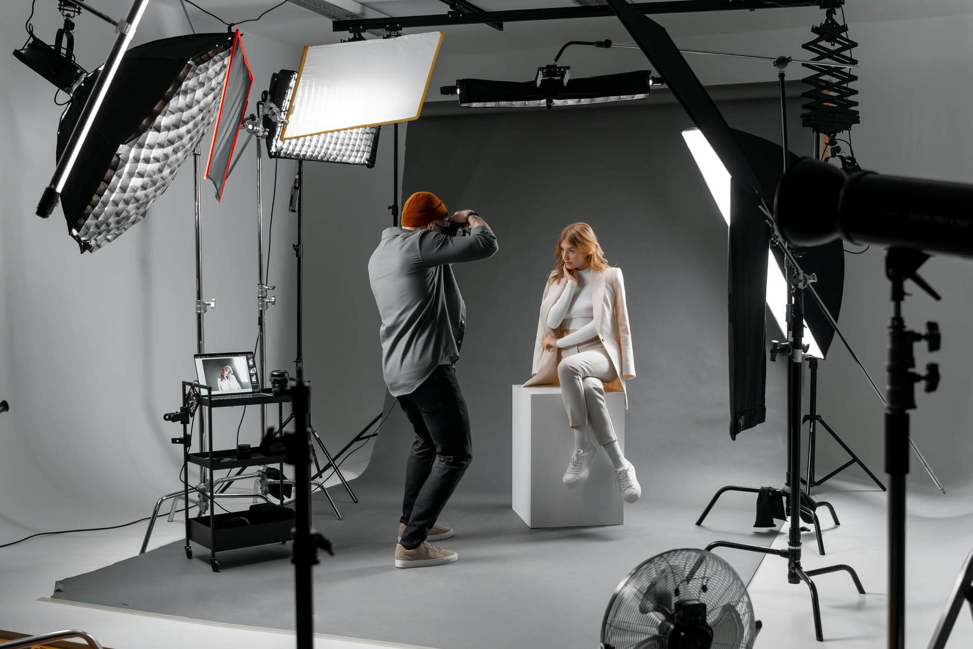 Sakarya’da Kurumsal Kimliğinizi Yansıtan Profesyonel Baş (Headshot) Çekimleri